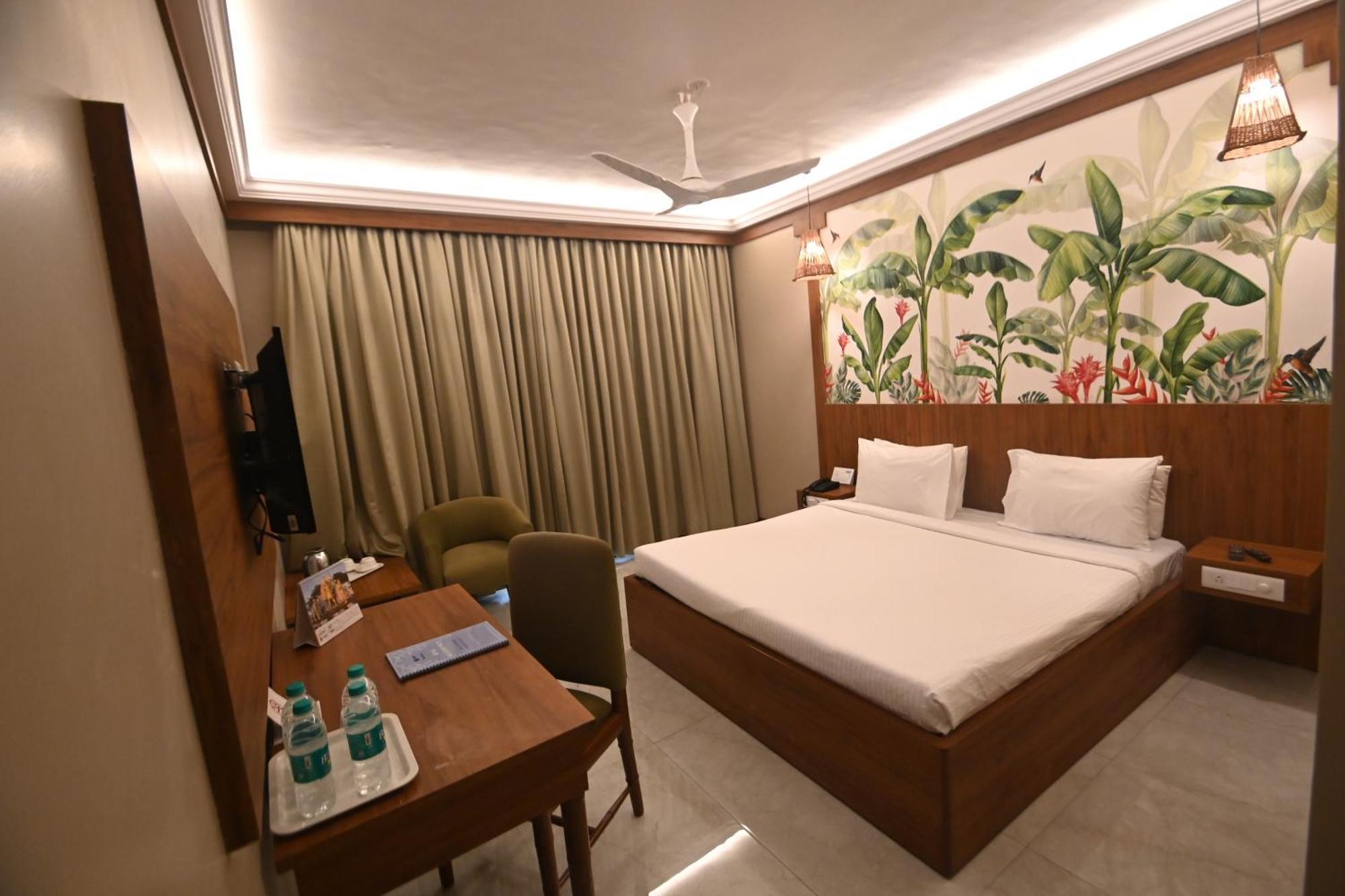 ホテル Rns Residency Sea View Māvalli エクステリア 写真